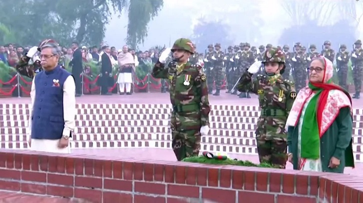 রাষ্ট্রপতি মো. সাহাবুদ্দিন ও প্রধানমন্ত্রী শেখ হাসিনা সাভারে জাতীয় স্মৃতিসৌধে